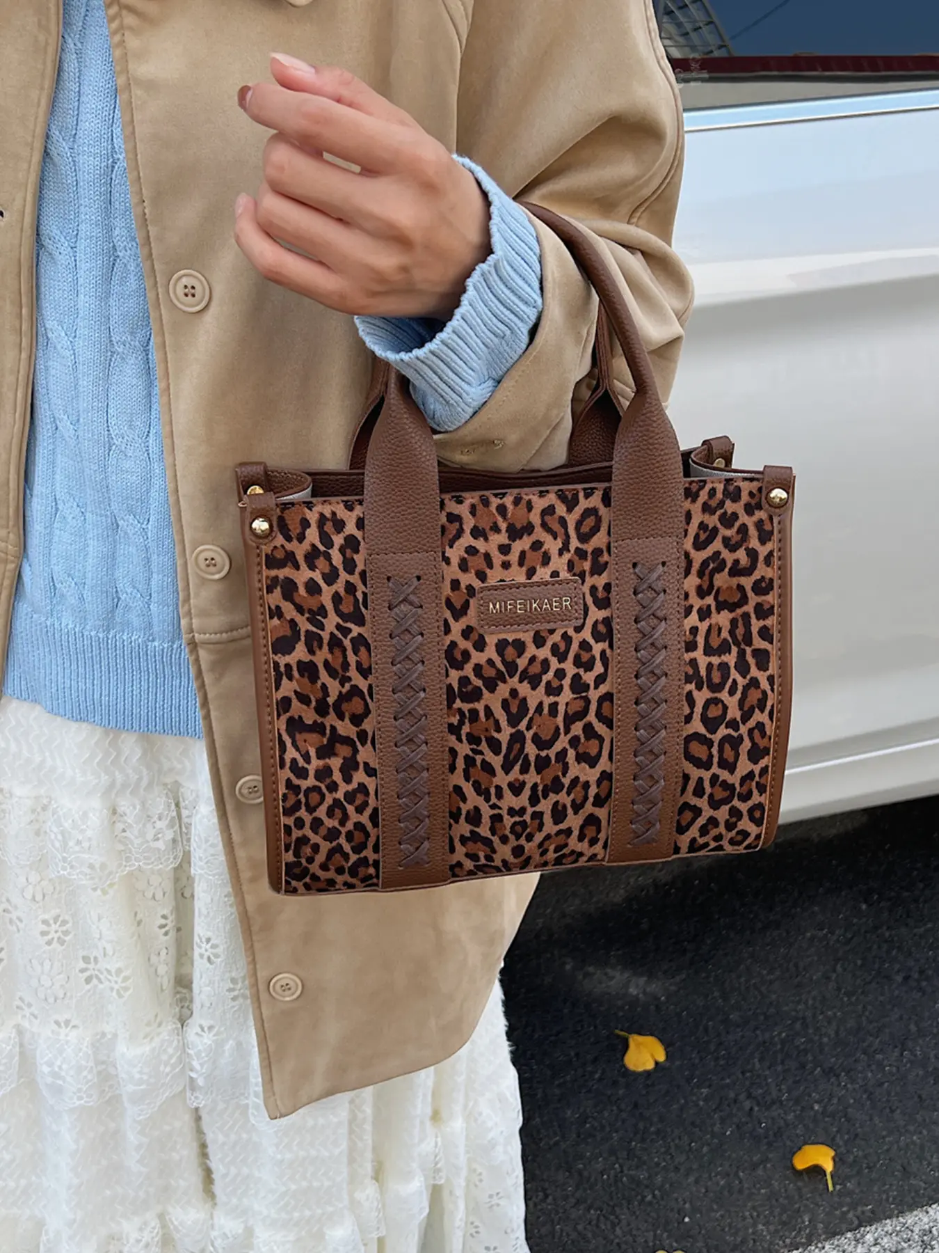 1pc Women's handbag, lightweight crossbody bag, Casual Crossbody Bags, Crossbody Shoulder Bag, leopard print zipper closure, fashionable and versatile, suitable for college students, campus work, commuting, shopping, Casual Trendy Handbag, Handheld Bag
