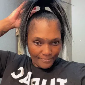 Product Review of STRONG HOLD- THICK EDGES- EDGE CONTROL BASK AND LATHER Gel Haircare strong  edge from C**l s**