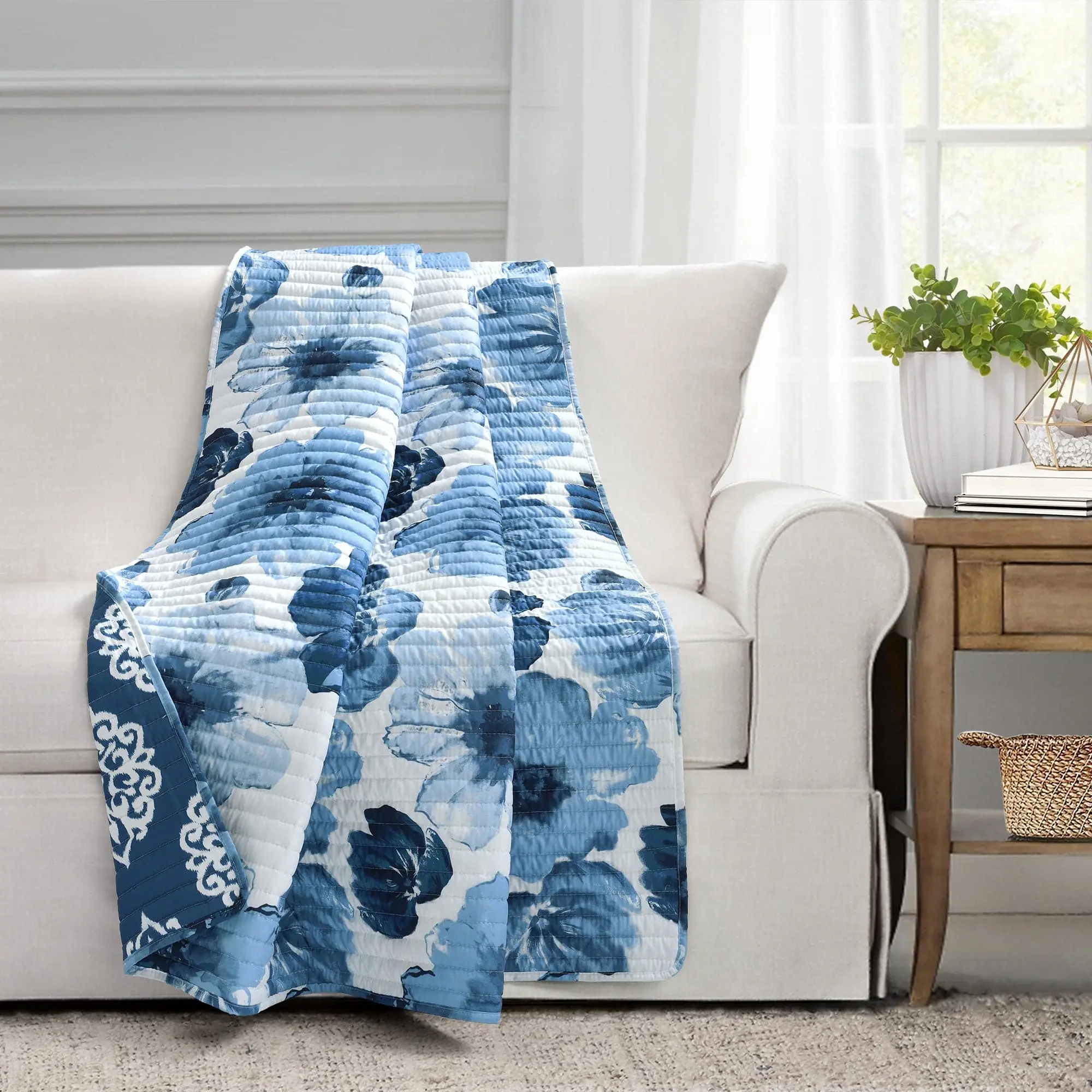 Lush Decor Leah Floral Reversible Printed Throw Blanket, 60x50 in, 100% Polyester Cozy Bedding - Cozy Blankets, Soft Cloth Throw, Soft Blanket Throw