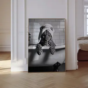 Leopard in Bathtub Print Luxury Bathroom Wall Art Black & White Photography Maximalist Bathroom Poster Trendy Spa