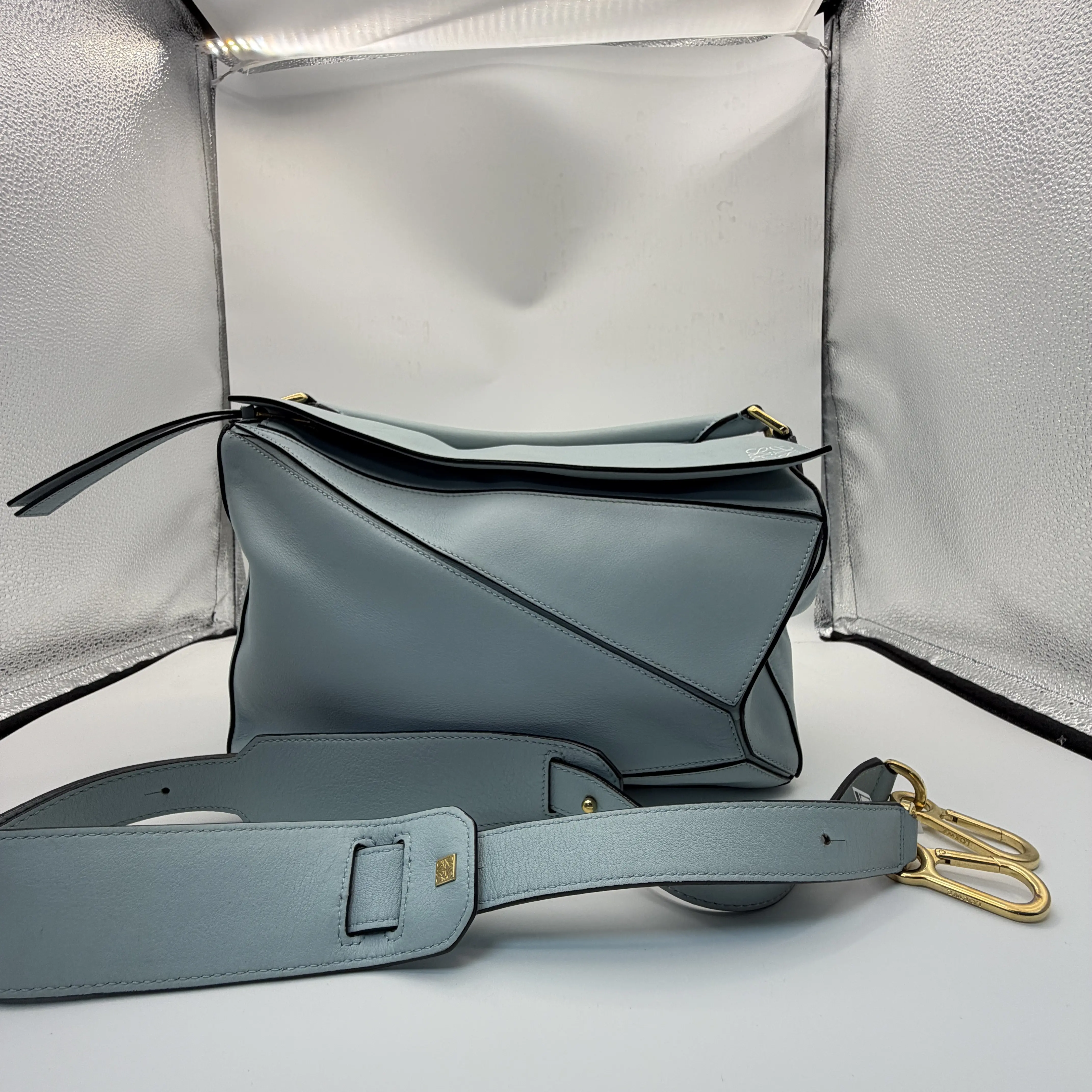 Pre-owned Loewe Puzzle bag in blue with gold hardware