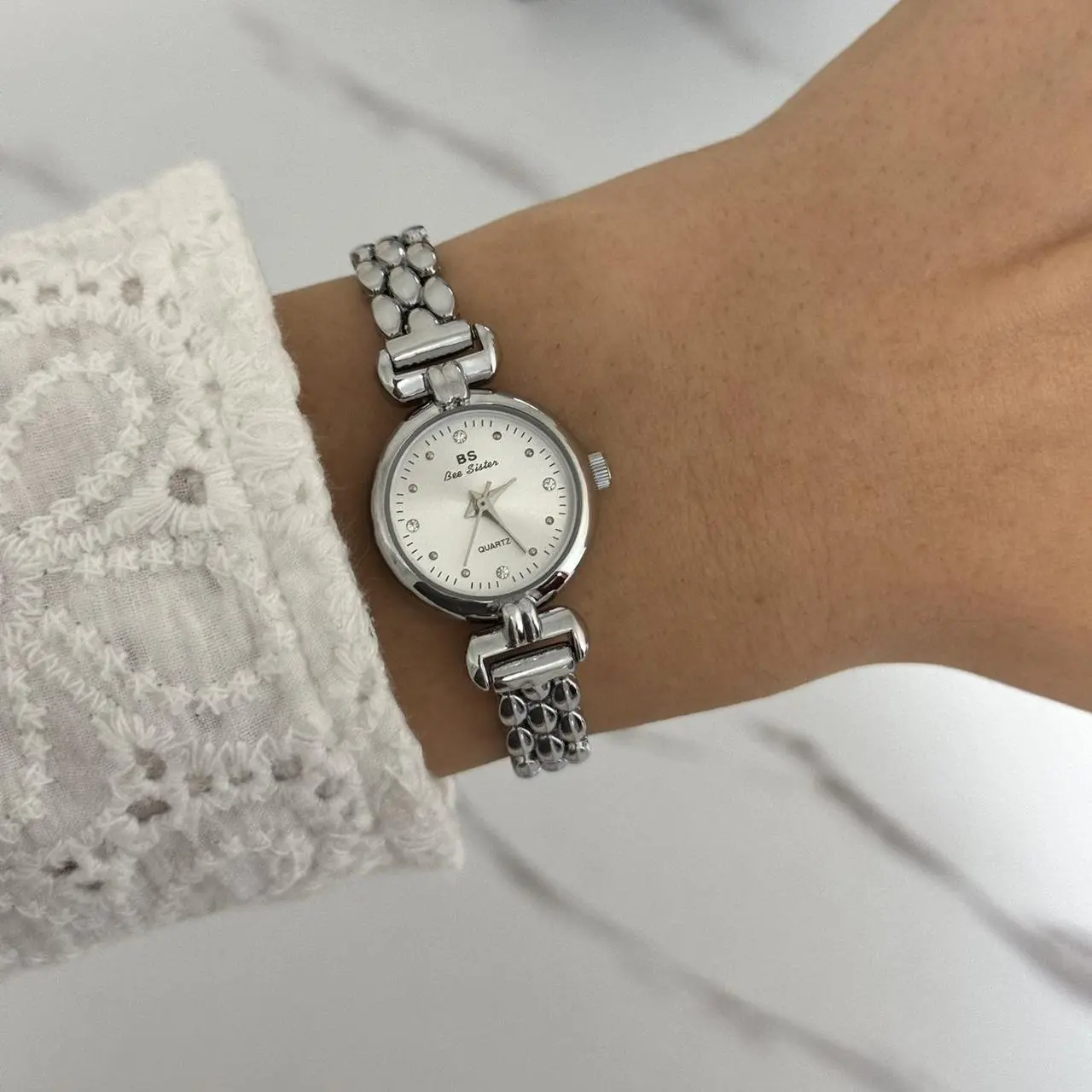 BS BEE SISTER Women's Vintage Classical Silver Analog Fashion Durable Quartz Round Metal Waterproof Watch with Stainless Steel Bracelet, Silver Quartz Watches Gift with Included Gift Bag, Analog Quartz Watches