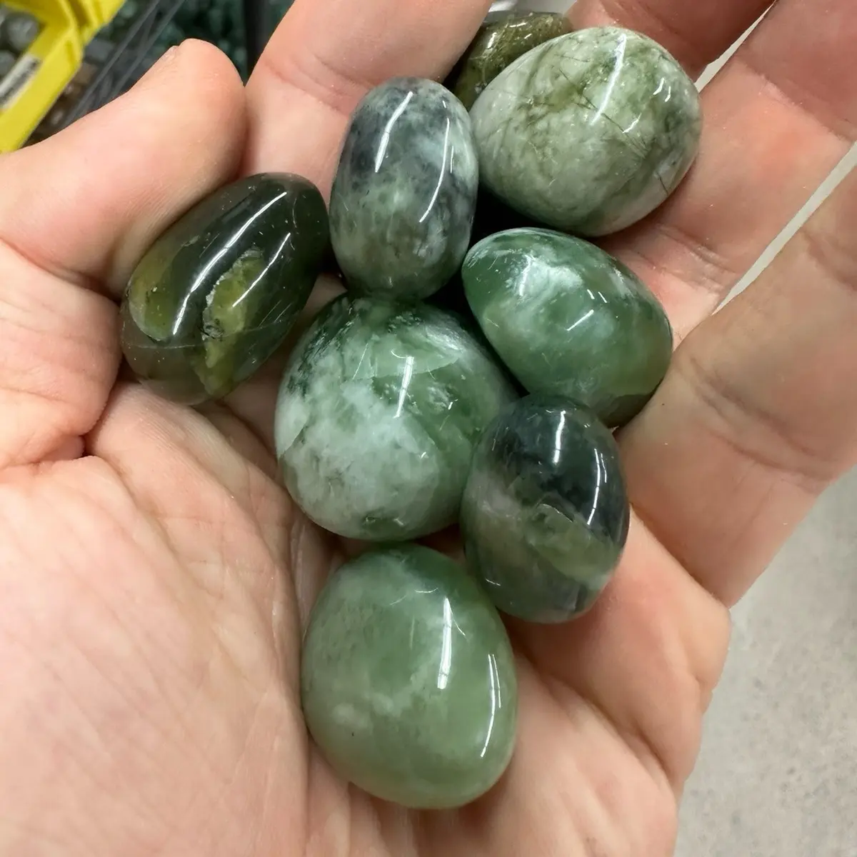 5pcs Polished Jade Crystal Pocket Stones