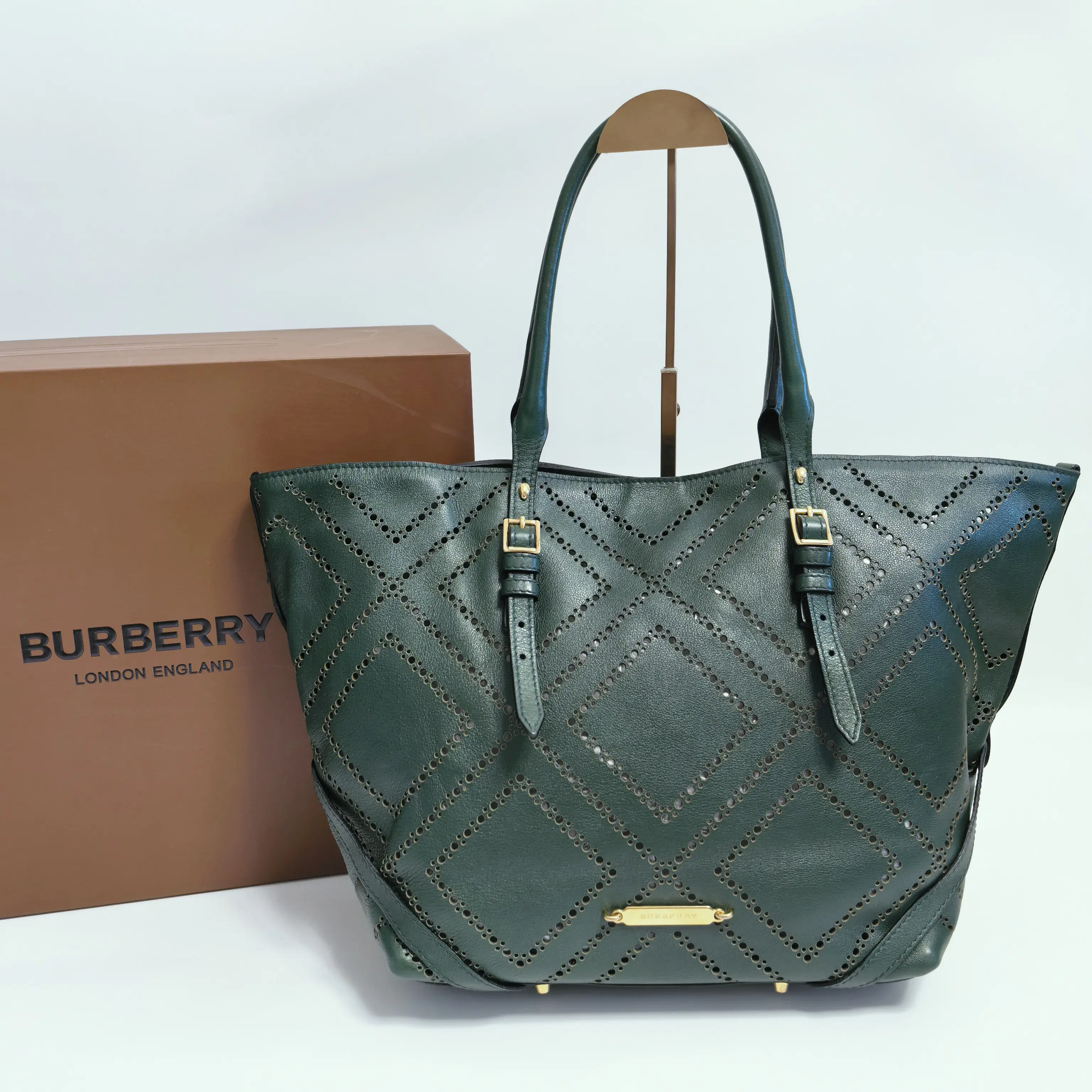 Pre-owned BURBERRY Calfskin Shoulder Bags Salisbury Perforated Medium Green CPU0629
