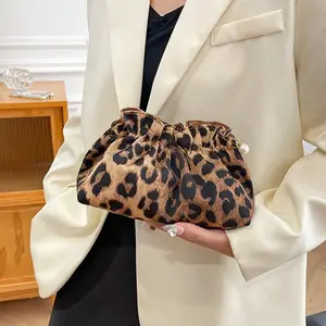 Leopard Print Zipper Makeup Bag with Faux Pearls, Large Capacity Cosmetic Pouch, Travel Toiletry Bag, Jewelry Storage, Gift for Women, Cosmetics Organizer