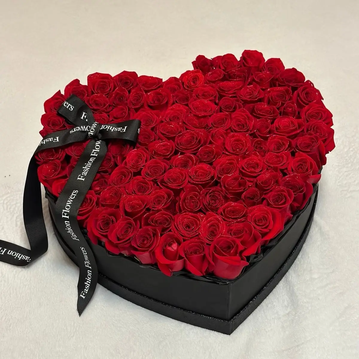 Heart Box - Elegant Design with Heart-Shaped Lid