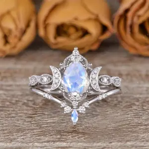 Exquisite Moon Crown Ring – The Perfect Birthday or Christmas Gift | Elegant and Stylish Accessory for Every Occasion, Valentine's Day & Party Jewelry, for Teenager