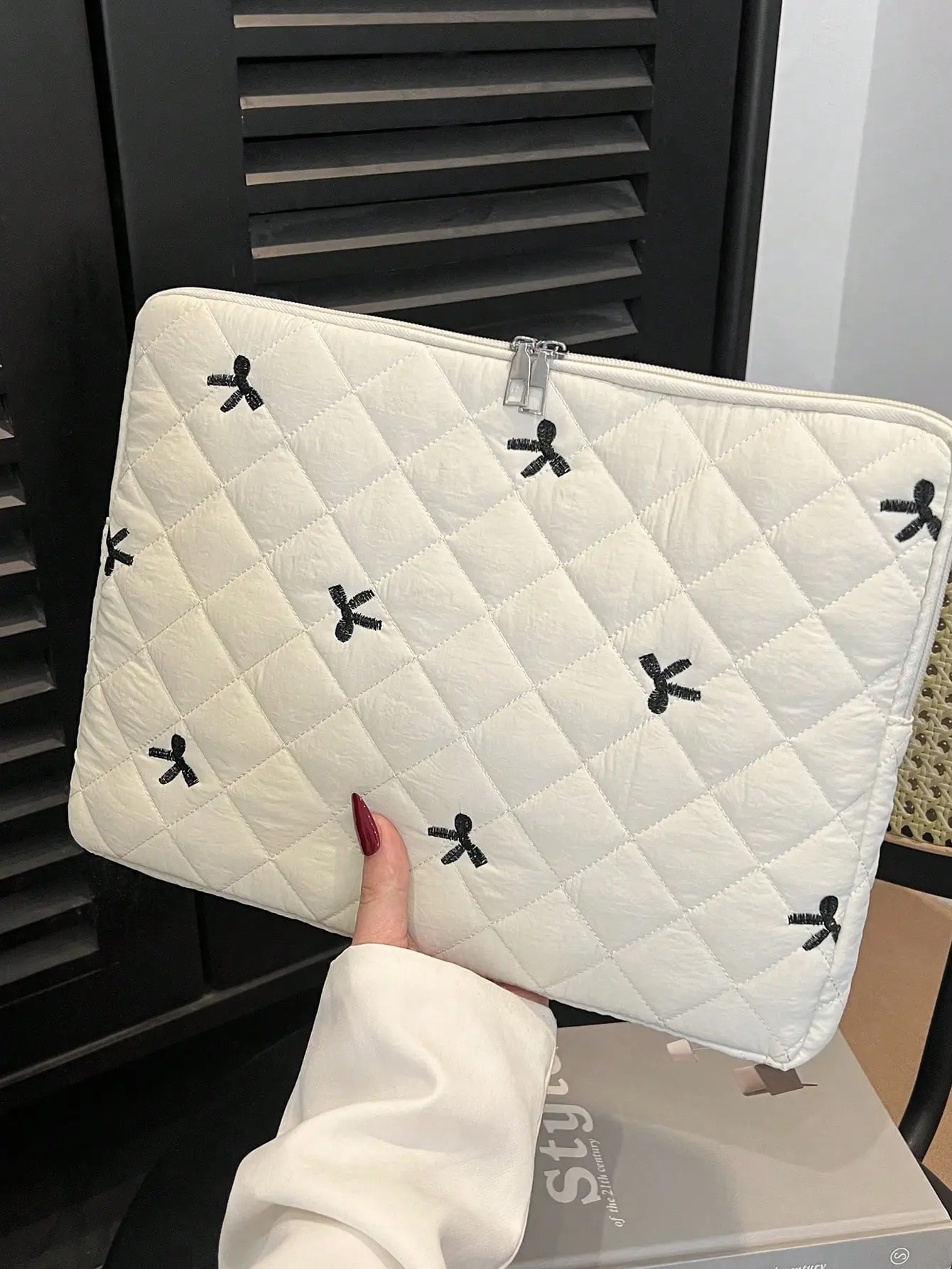 Laptop Sleeve for Women, Cute Female Padded Case with Quilted Diamond Pattern & Bow, Fits 13.3-14 Inch Notebooks, Casual, Chic, Quilted Diamond Design, Cute Bags, Daily Use, Diamond Quilting