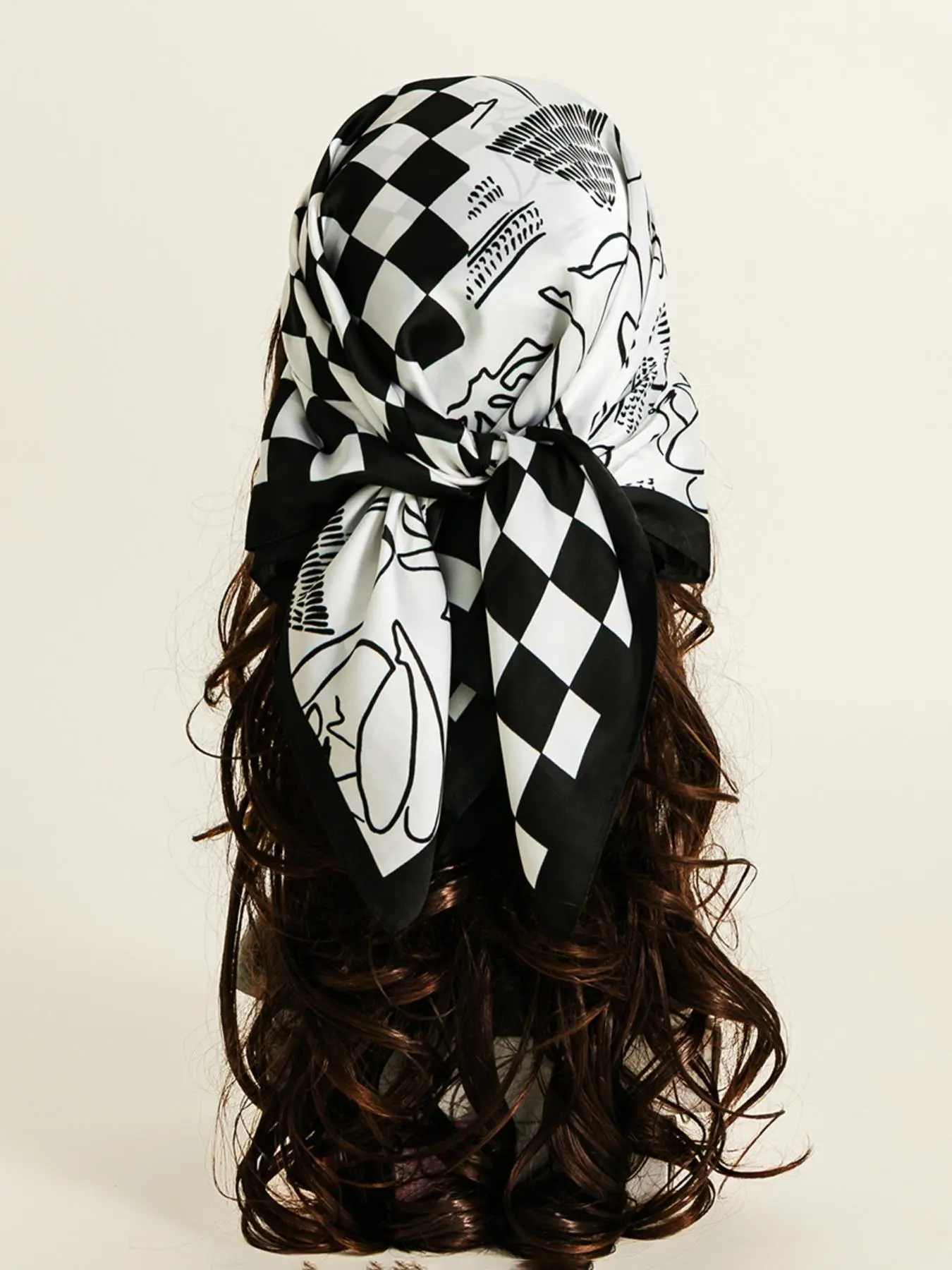 1pc Checkered Chessboard Scarf, Head Wrap, Versatile Headscarf, Stylish Checker Pattern Design, Perfect for Game Night, Unique Gift Idea, Versatile Accessory for Any Occasion