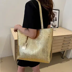 Lightweight casual large capacity tote bag, PU double handle shoulder bag, Women's fashionable commuter and work handbag crocodile pattern detail shoulder handbag