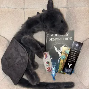 Ultimate book bundle with custom dragon plushie & custom 3D dragon keychain.