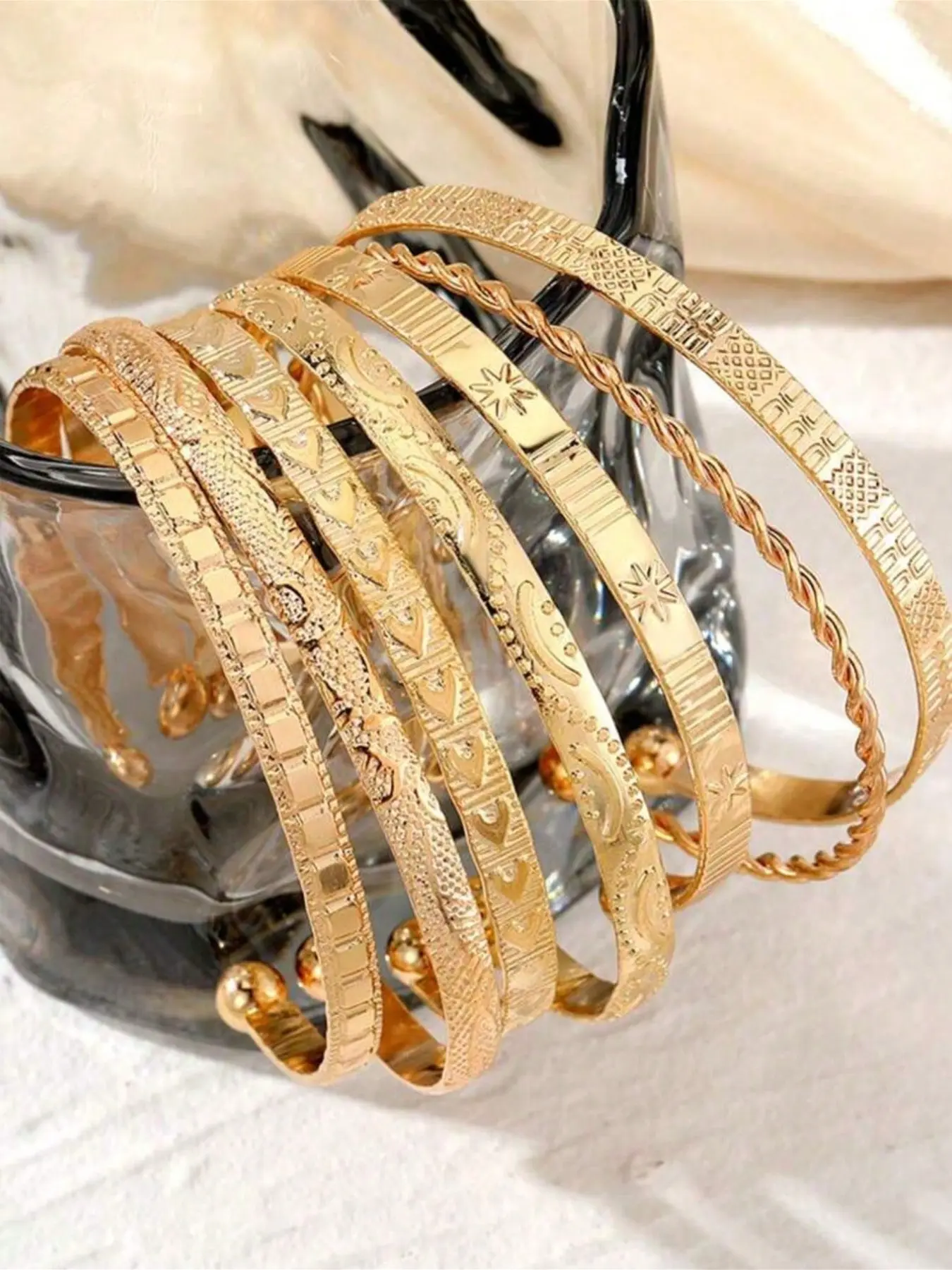 7-Piece Women's Gold Bangle Set – 14K Gold-Plated Stackable Open Cuffs & Classic Embossed Designs, Minimalist Jewelry, Bracelets Stack, Perfect Gift For Her, Suitable For Everyday And Vacation Outfits