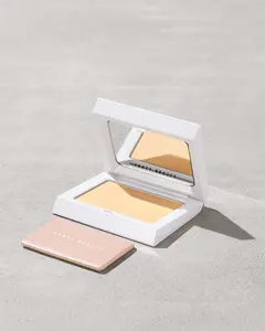 Bright Fix Instant Brightening + Blurring Powder — Banana