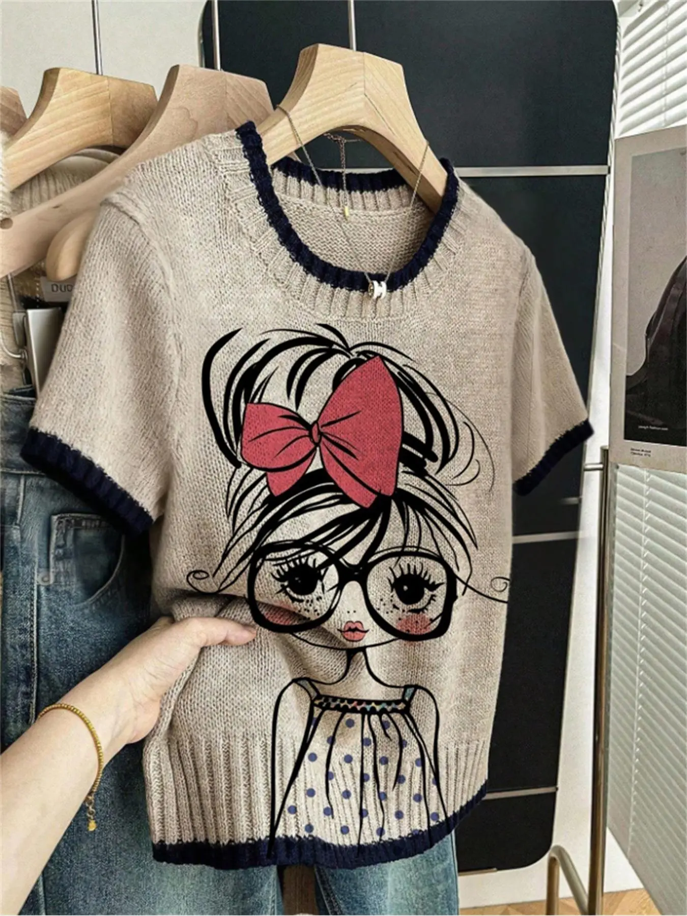 Cartoon Portrait Print Round Neck Sweater, Fitted Casual Short Sleeve Knitwear, Graphic Sweater Top for Spring Summer Fall, Comfortable Warm Lady Women's Clothing, Womenswear, Knitted Top