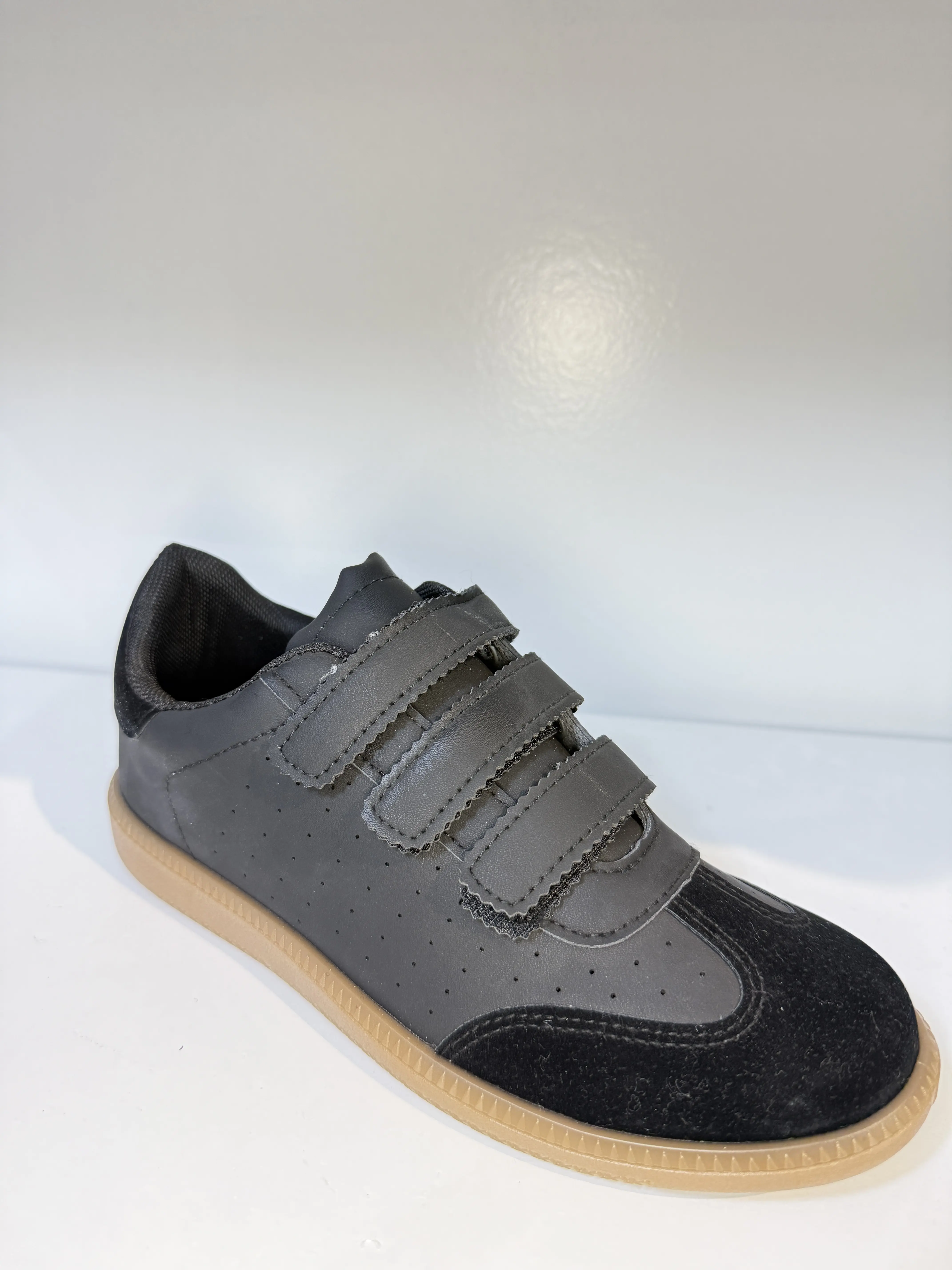 Women's Fashion Tennis Shoes - Stylish, Comfortable, Lightweight Sneakers for Women, Versatile Female Shoes for Sports & Outdoor Use