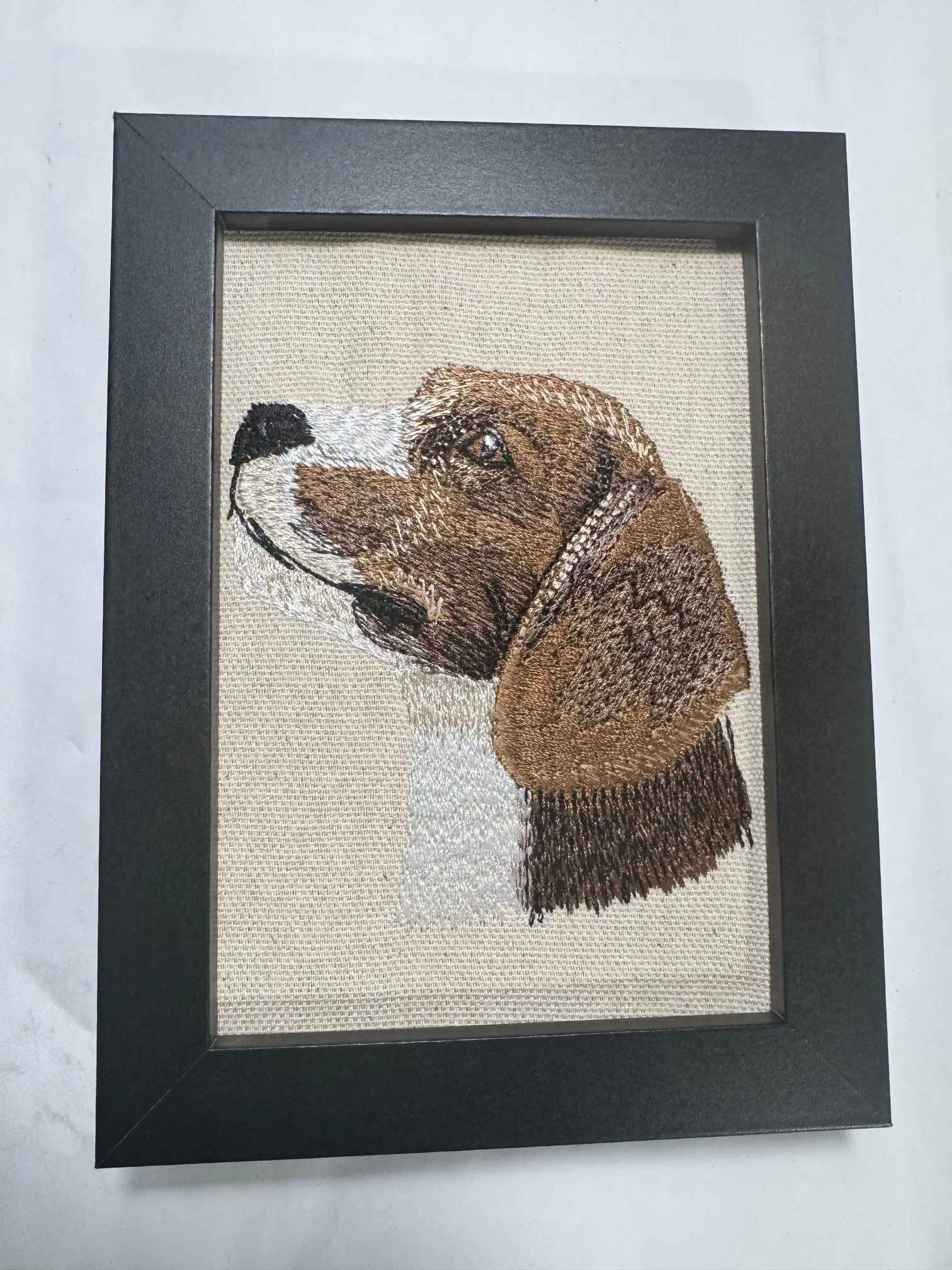 Artistic Machine-Stitch Beagle Hound Animals Print, Customizable Framed/Unframed Option, Personalized Gift for Dog Lovers, Home Office Tabletop Decor