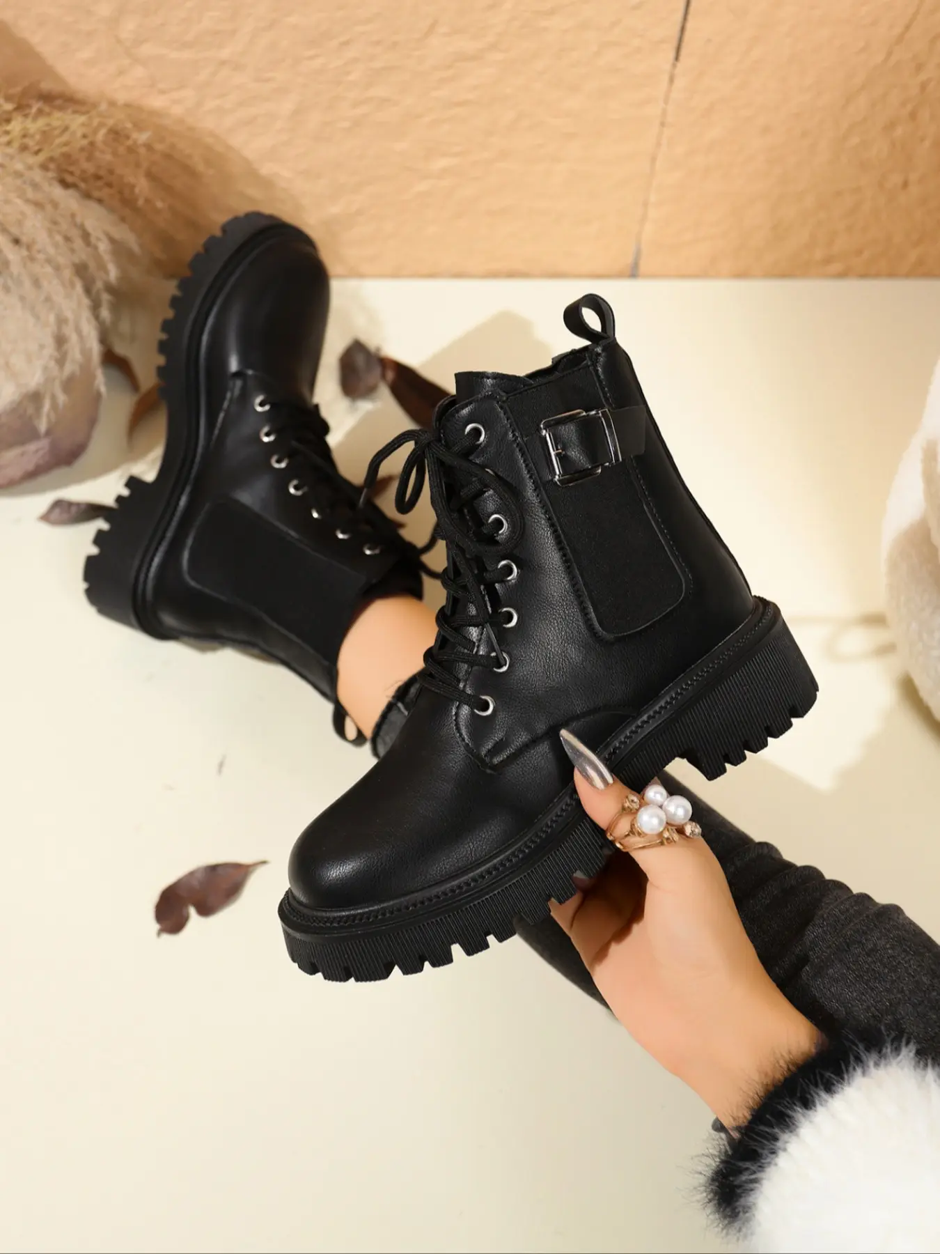 Durable platform round toe boots for daily wear, perfect for casual outfits, featuring laces, metal buckles, Rubber, breathable uppers suitable for street style and everyday commuting, anti-slip and wear-resistant properties Footwear