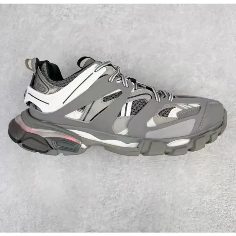 Unisex Chunky Sports Shoes with Light-Up LED Sole, Breathable Mesh Trainer for Casual Wear and Night Style