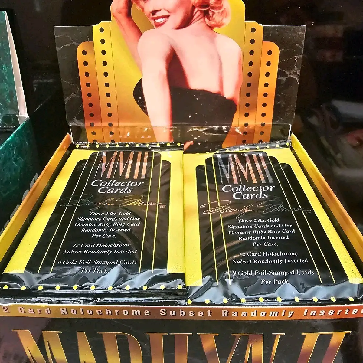 PLAYBOY 1995 Marilyn Monroe Series 2 Vintage Authentic Factory-Sealed Non-Sports TCG Booster Box with Holochrome, Ruby Items, 24kt Gold, Ruby Ring Card Chance & Trading Card Packs, Unbox Surprises, Chance Of Ruby Ring Cards