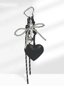 Light luxury style, high-end and fashionable heart-shaped bead decoration, bow decoration design, heart-shaped buckle, suitable for bag hanging and keychain, lightweight and easy to carry, suitable for carrying on dates and parties