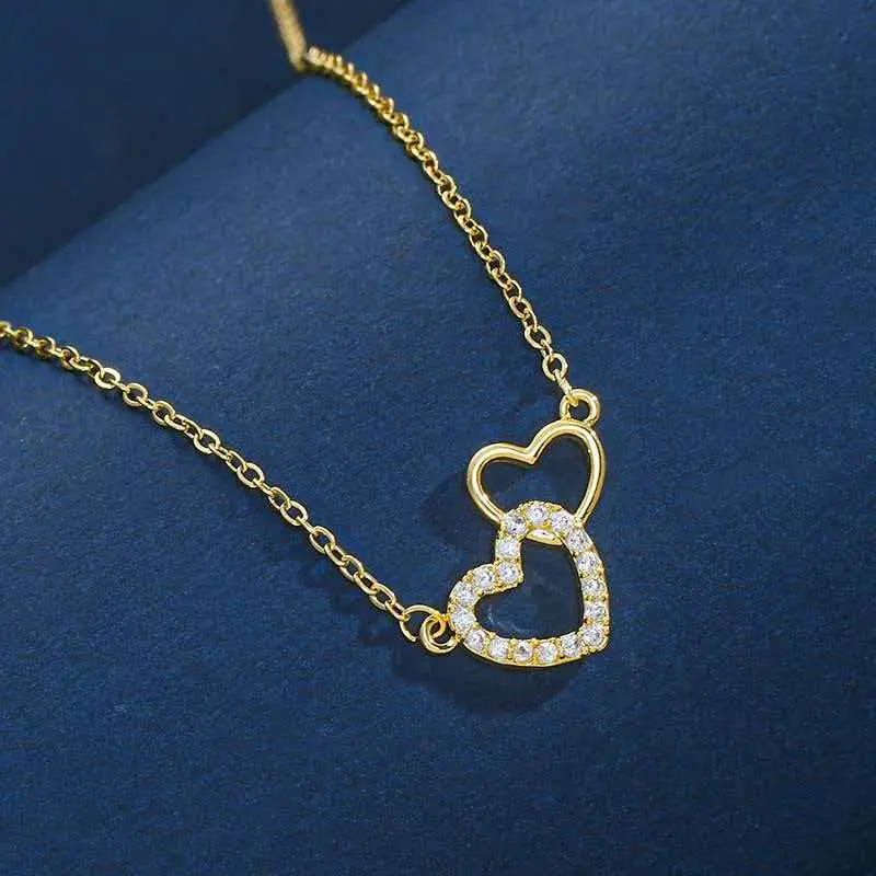 Elegant Double Heart Pendant Necklace for Women, Dainty Clavicle Chain, Versatile Heart-Shaped Jewelry for Mother's Day Gift, Dainty Pendant, Heart Shape Pendant