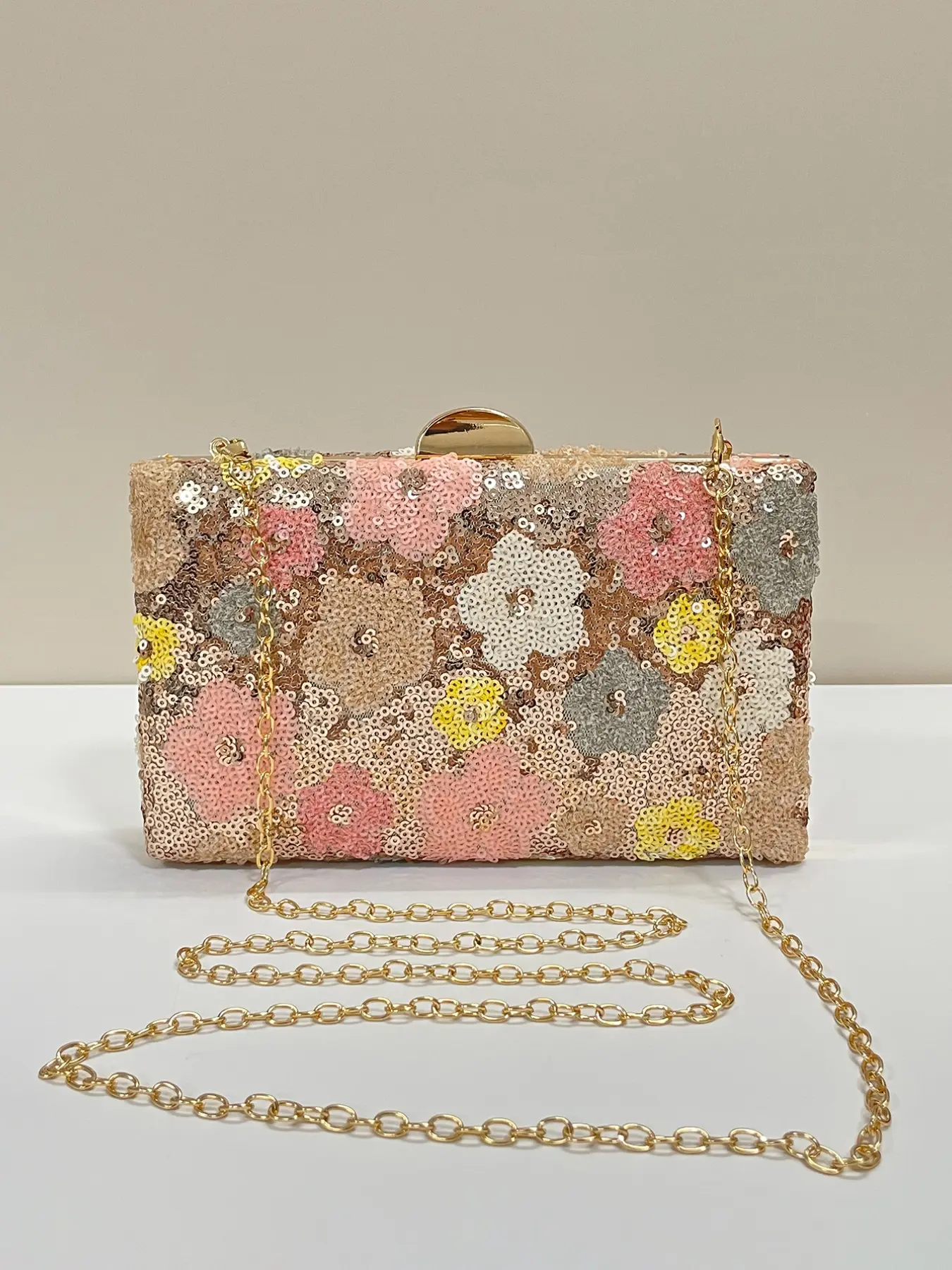 Multi-colored Flower Crossbody With Chain Clutch Vintage Chic Purse for Women, Fashionable Bags, Fashion Retro Chain Evening Bag, Mini Box Bag For Party Girls, Bride, College Students For Party, Prom, Wedding