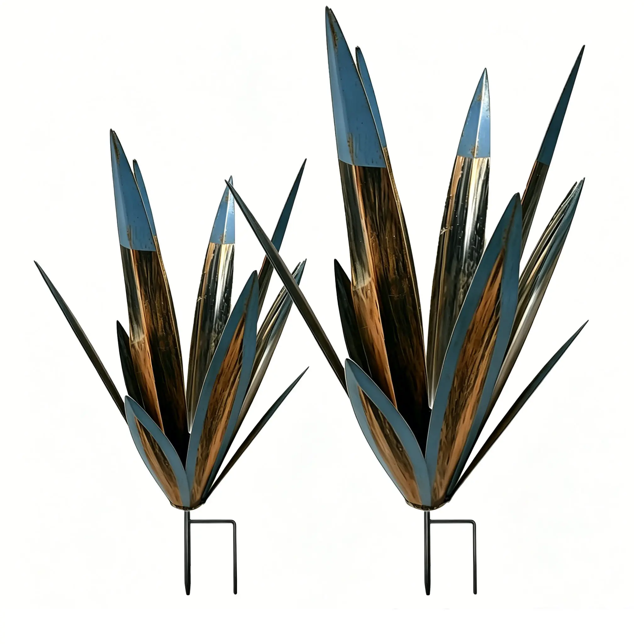 2Pcs Hand-Painted Metal Agave Decorative Stakes - 1 Large & 1 Small Rustic Art Sculpture, Outdoor Decor for Courtyards, Lawns, Enhancing Your Home's Rustic Charm, Great Gift for Housewarming Occasions