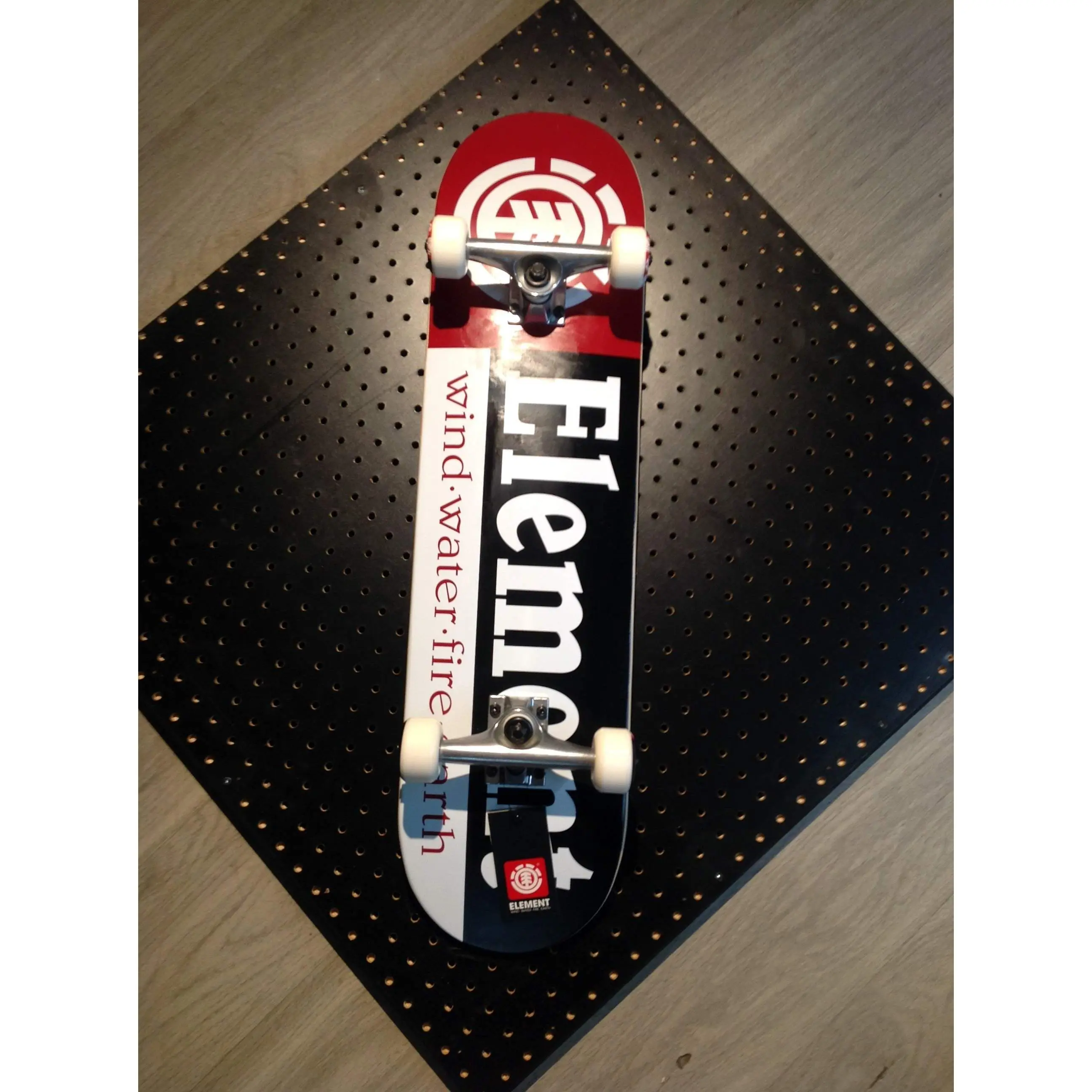 ELEMENT SECTION COMPLETE-8.0 BLK/WHT/RED ELEMENT SECTION COMPLETE-8.0 BLK/WHT/RED