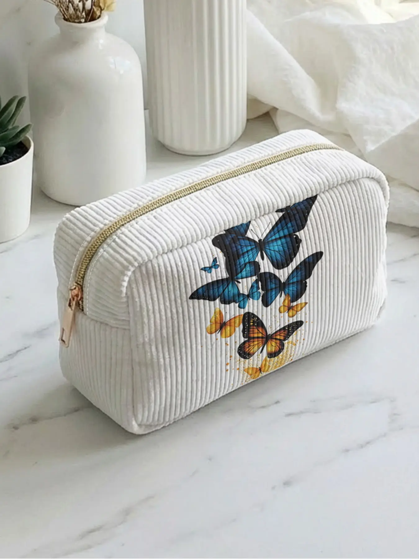 1 piece of 2D printed makeup bag with a butterfly swarm pattern, large capacity design | suitable for all seasons/general use | fits daily skincare products and various cosmetics | perfect for life and travel | Makeup Organizer Pouch