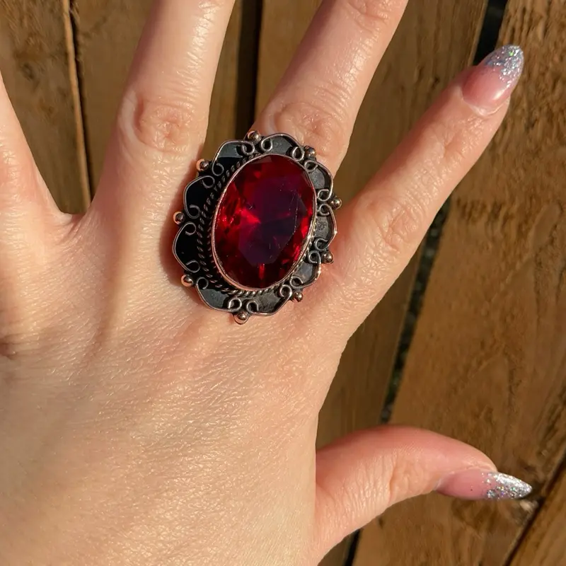 Anillo, cobre, piedra, ovalado, vino
