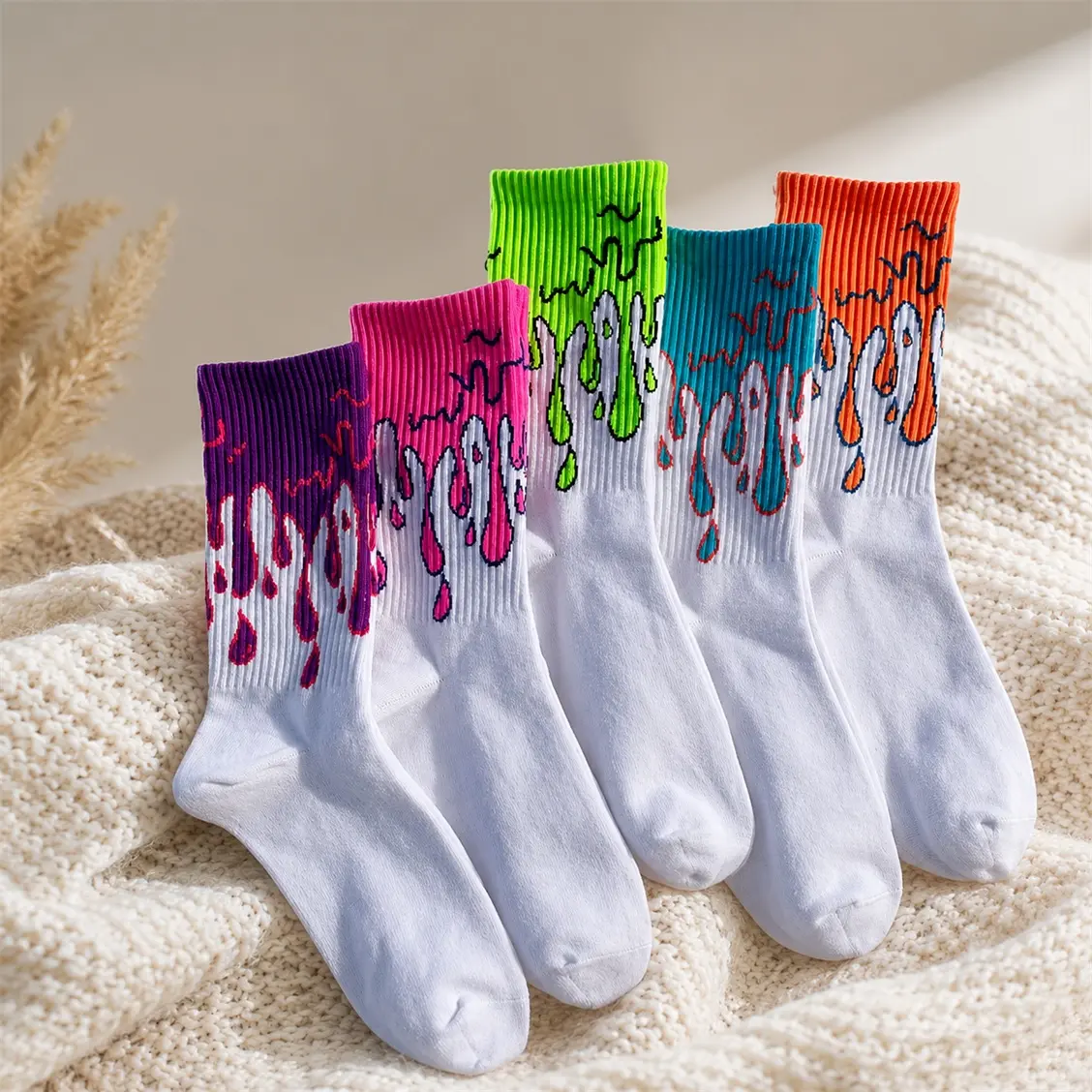 5 Pairs Unisex Colorful Graffiti Crew Socks, Bright Graphic Mid-Calf Socks for Men & Women, Trendy Streetwear Skate Style Socks, Casual Fashion Socks for Sneakers, School, Daily Wear and Everyday Outfits