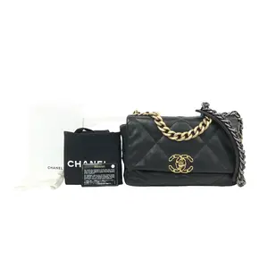 Pre-owned CHANEL Leather Shoulder Bags 19 Flap Bag Quilted Medium JV00177 NO1