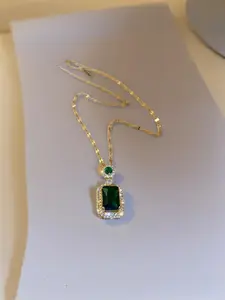 Silver needle zircon emerald artificial crystal earrings and necklace set, vintage high-end stud earrings, light luxury choker chain for women