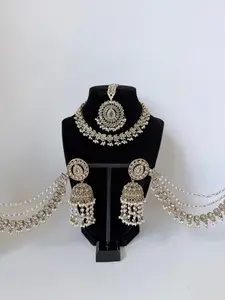 Bollywood Zohra Necklace set with Sahara Jhumka and Mangtika