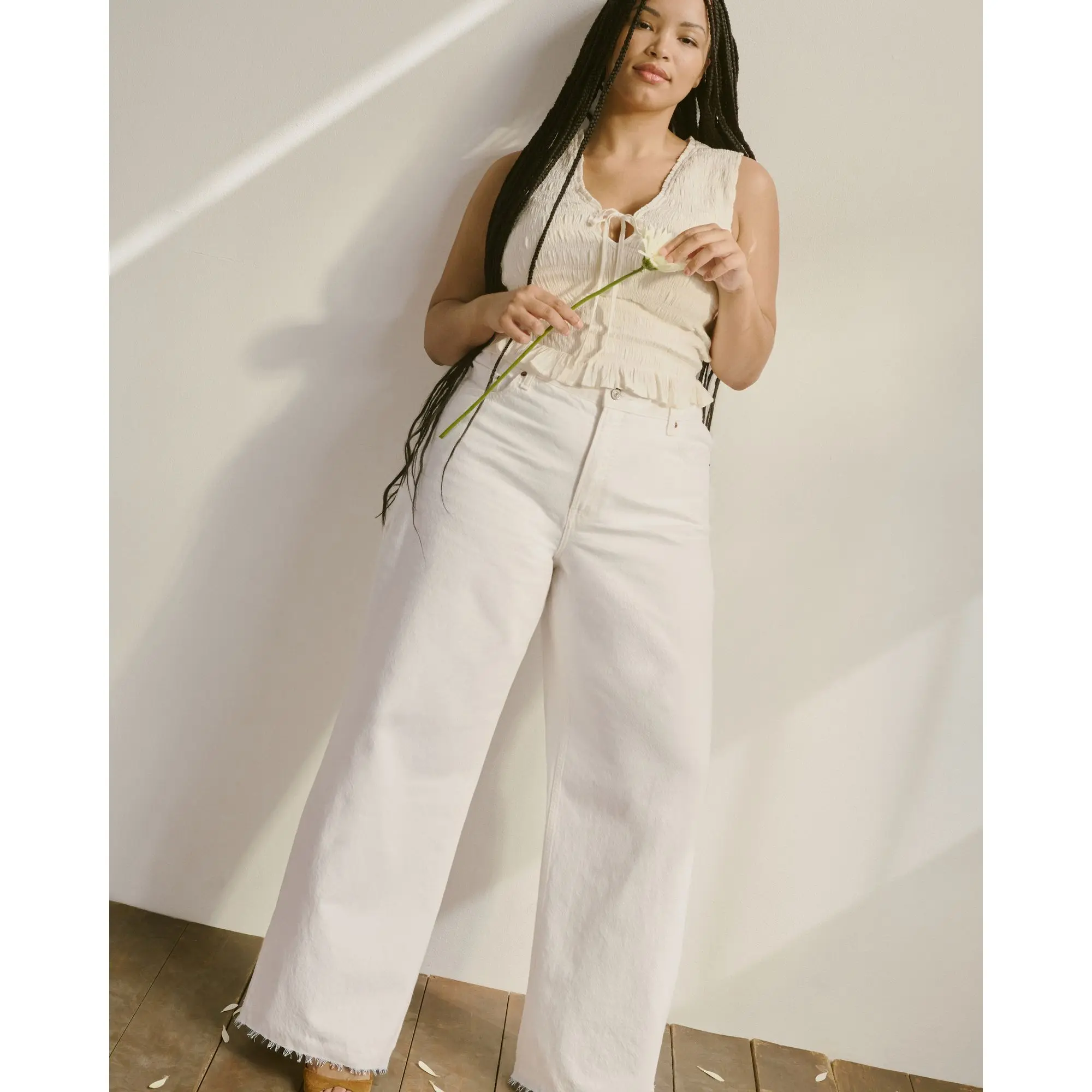 Abercrombie & Fitch High Rise Wide Leg Frayed Hem Jean