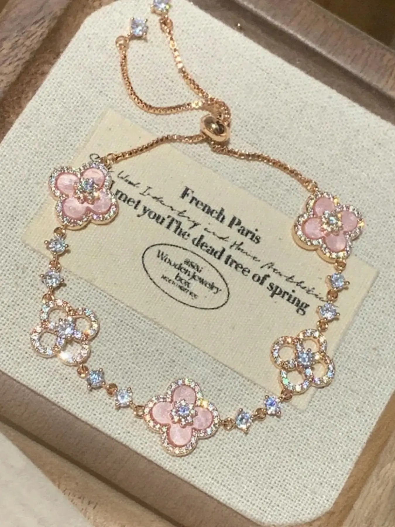 Mother's Day Gift Women's Four-Leaf Clover Bracelet, Allergy-Free Alloy Waterproof Bracelet with Adjustable Fit, Multicolor Options