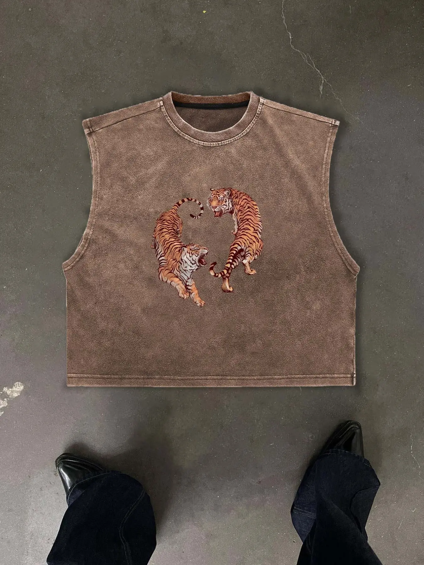 Men's Vintage Washed Animal Tiger Graphic Aesthetic Cropped Urban Street Tank Top, Sports Tank Tops, Sleeveless Casual Streetwear, Workout Athletic Muscle Shirt, Sporty Fitted Design, Menswear, Vest Tops