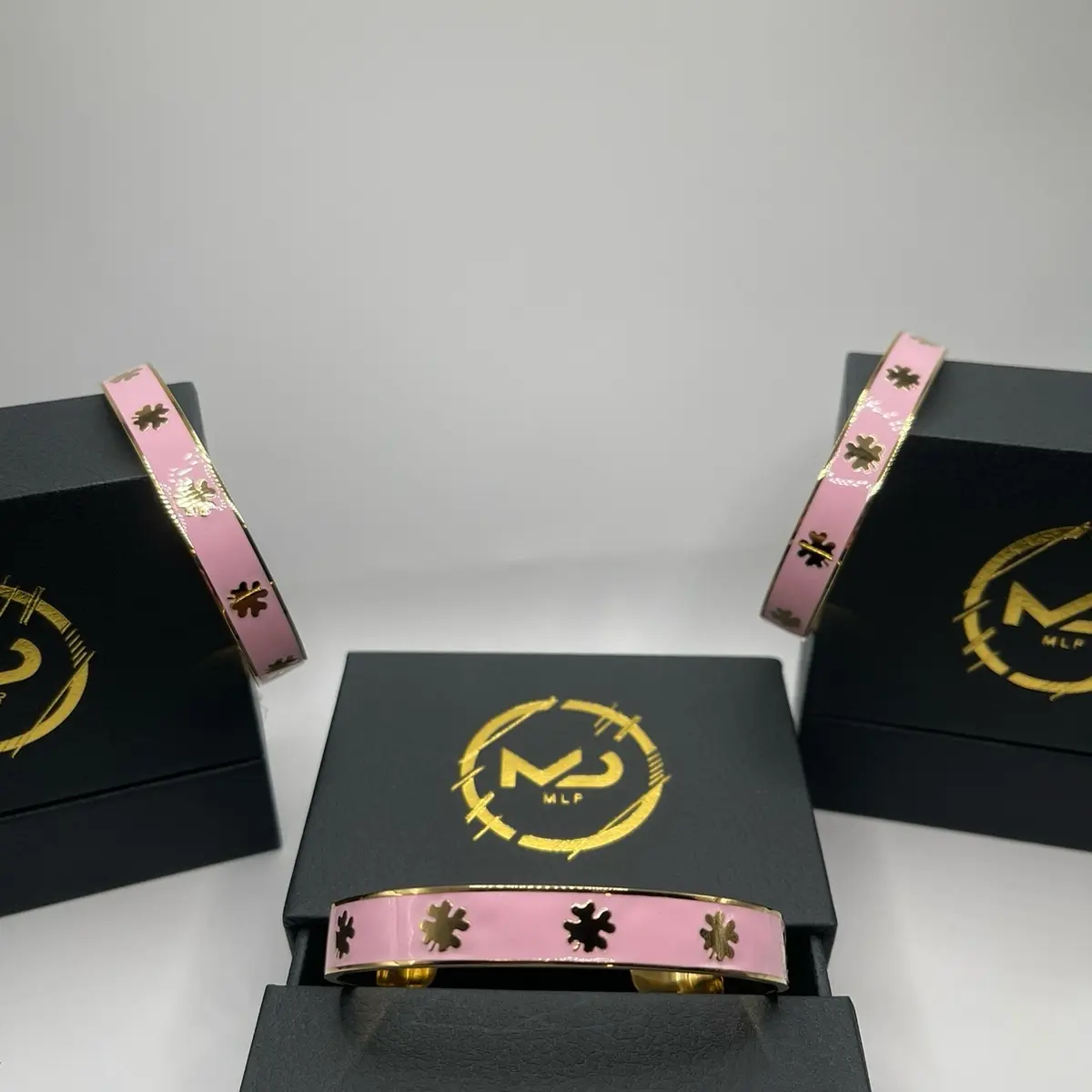 Clover Bracelet in Pink / Pulsera De Trebol