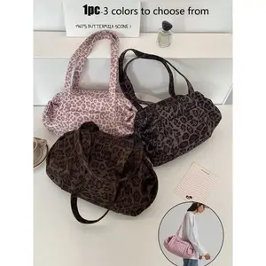 Leopard print shoulder bag, leopard print heart-shaped pendant, reusable portable zipper handbag, durable and stylish purse, Cross Body Bags, shopping bag, rectangular bag, travel essential bag, Fashionable Patterned Bag, suitable for travel and vacation