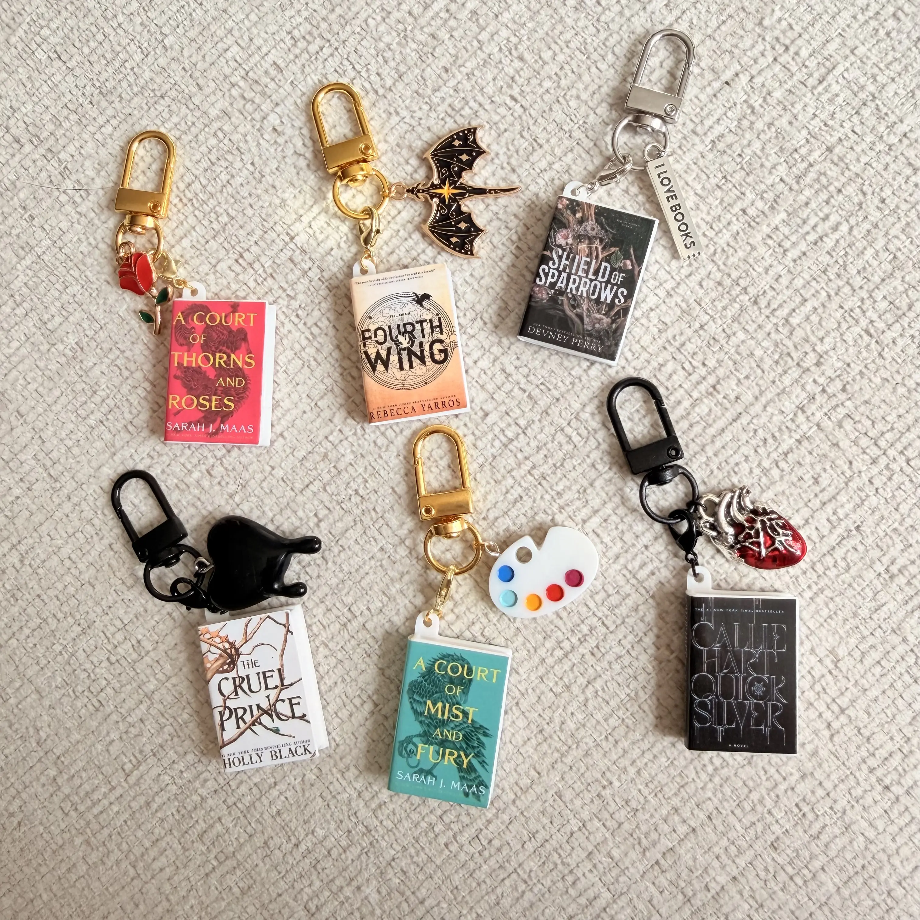 Mini Book Keychain Charms, Alloy Plastic ACOTAR Trending Fantasy Mystery Accessory, Cute Bookish Gift for Readers, E-Reader Bag Charm, Booktok Collectible
