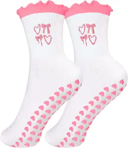 Cute Breathable Yoga Socks with Heart Design Non-Slip Grip for Pilates Gymnastics Daily Use Professional Fitness Wear Grippy Pilates Socks for Women
