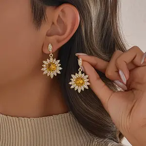 Luxurious and elegant sunflower design earrings DDES0359 with rhinestone inlay, 14K gold-plated