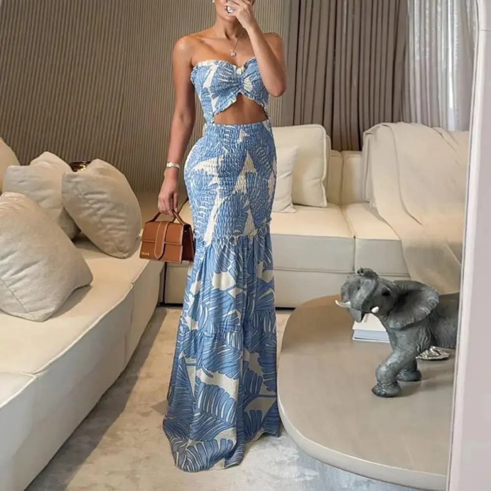 Women's Chic Tropical Print Viscose Dress, Ruched Bandeau Bodycon with a Side Cutout and Ruffled Mermaid Hem for Casual Vacation Wear, Stylish Women's Wear, Tropical Dress, Casual Wear, Elastic Fit Structure