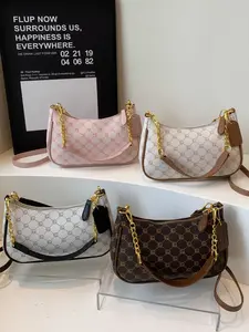 Women's PU Material Chain Design Half Moon Crossbody Shoulder Handbag, Minimalist Style Zipper Closure for Casual & Daily Use, Premium Shoulder Bag