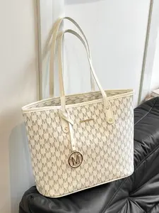Fashion Letter Pattern Tote Bag with Charm, Stylish Tote Bag, 2025 New Style Casual Large Capacity Shoulder Bag for Women, Simple All-match Bag for Daily Life & Work