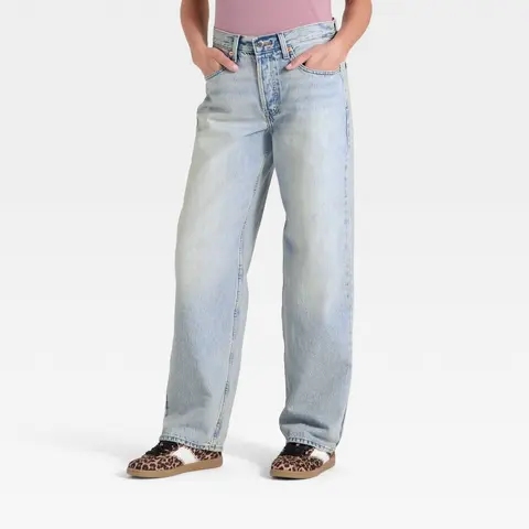 Women's Universal Thread Mid-Rise 90's Baggy Denim Jeans - Cotton Casual Slay Pants with Durable Fabric, Functional Zipper, Convenient Pocket, Button Closure