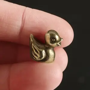 Brass Duck Miniature Figurine Statue, Multifunctional Decor for Various Rooms, Indoor Outdoor Decoration, Garden Sculptures Statues, Antique Bronze Craft, No Power Needed, Cute Collectible Figurines
