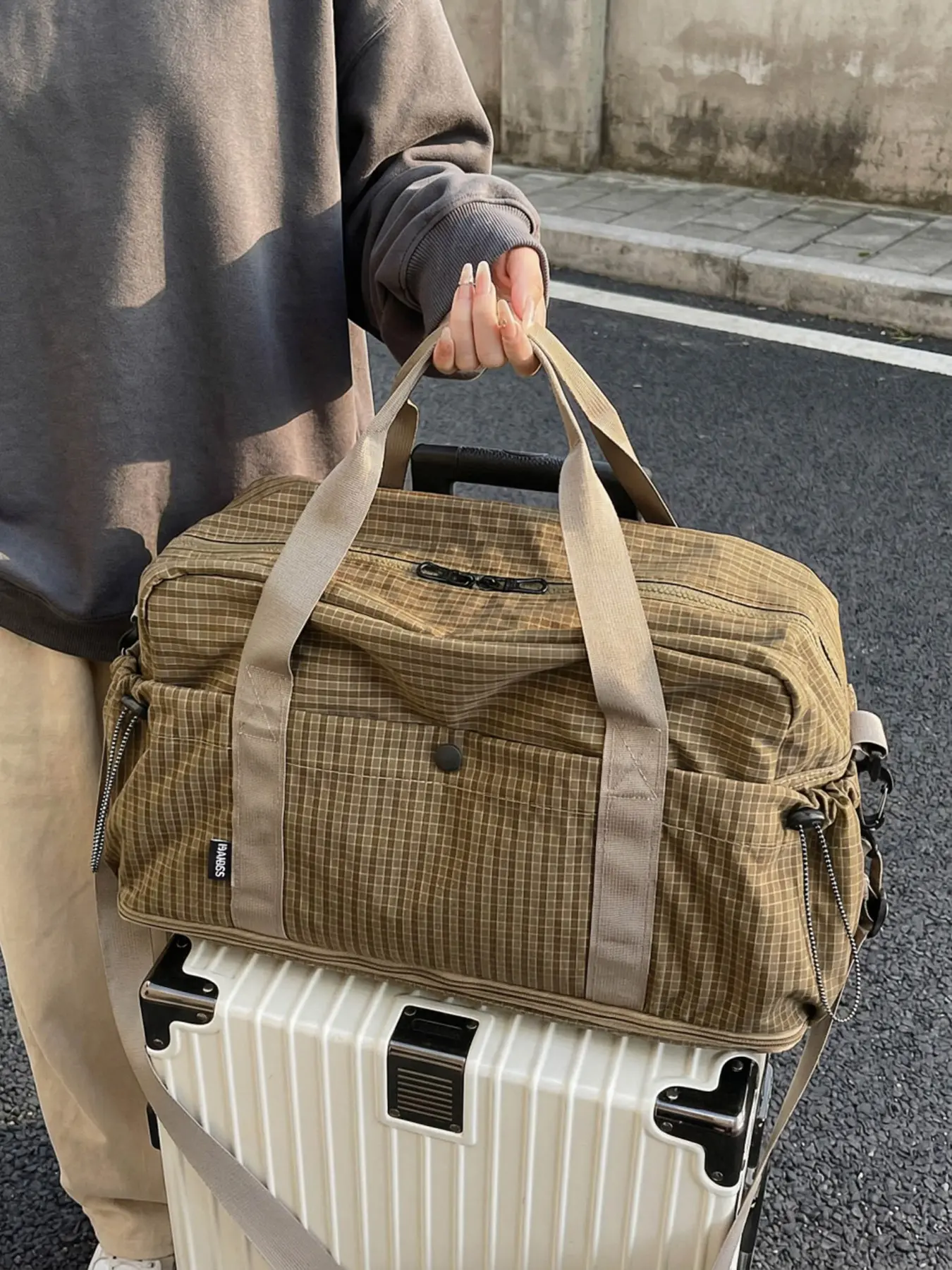 Fashionable and practical functional casual plaid handbag, simple retro style personalized large capacity single shoulder crossbody bag, multi pocket design, suitable for daily commuting and short distance travel