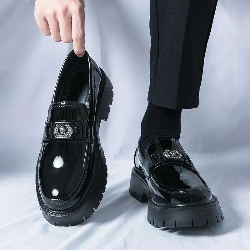 Glossy platform loafers — light business/commuter wear; retro styling for everyday commuting; men’s leather shoes; business casual shoes; 2025 new punk streetwear shoes