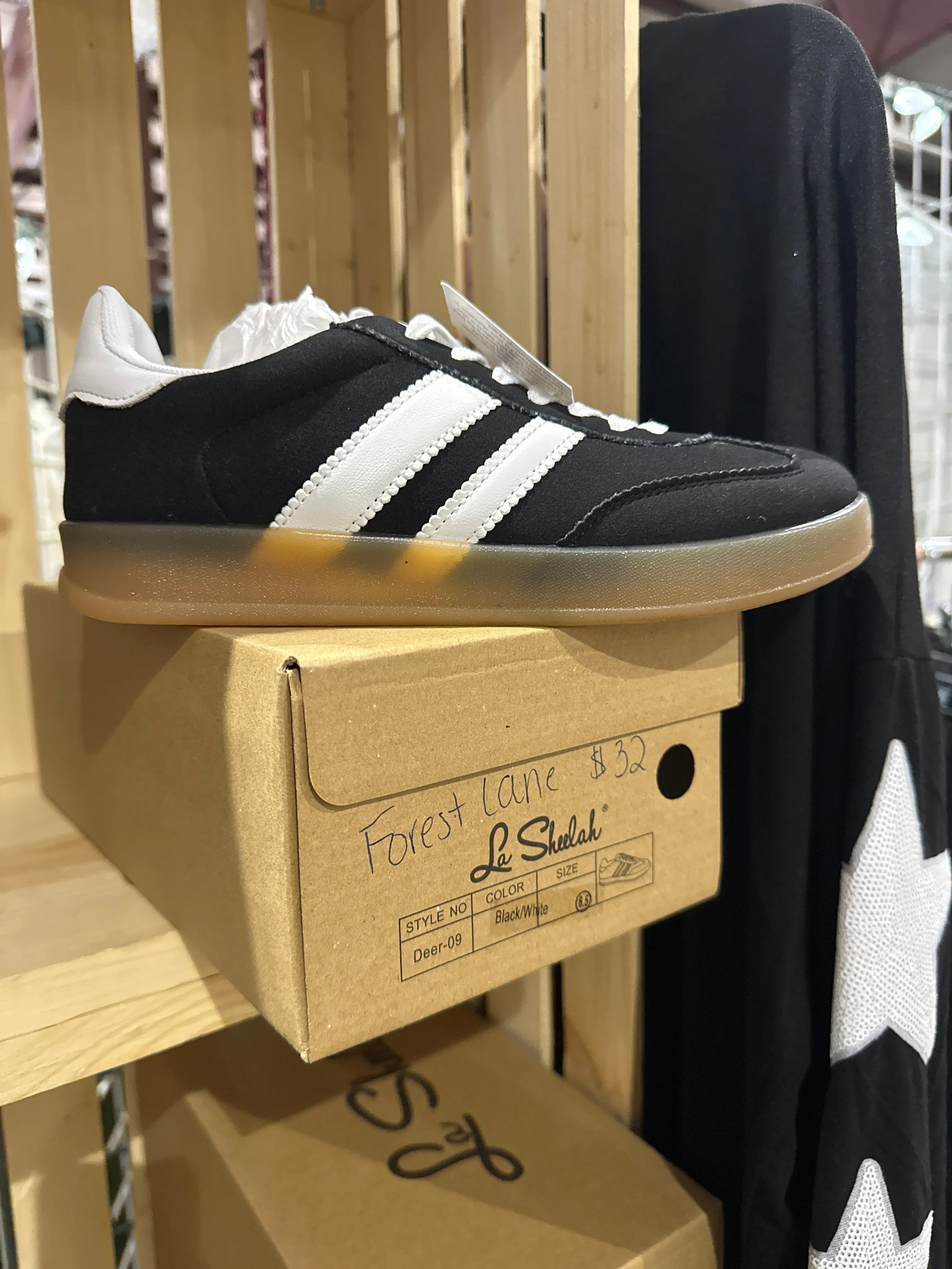 Black Tennis Shoes